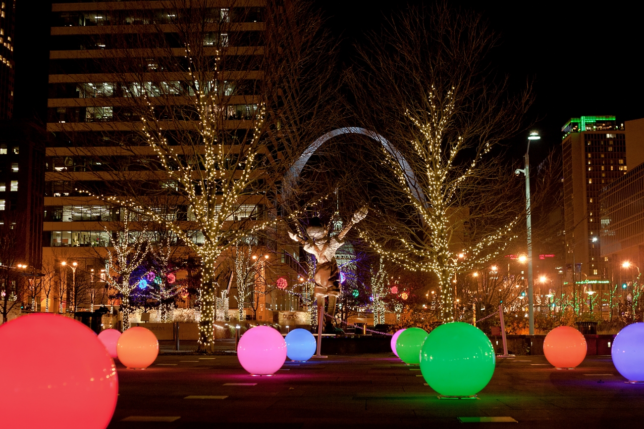 A Citygarden Christmas in St. Louis – Free Background | The Dassler Effect