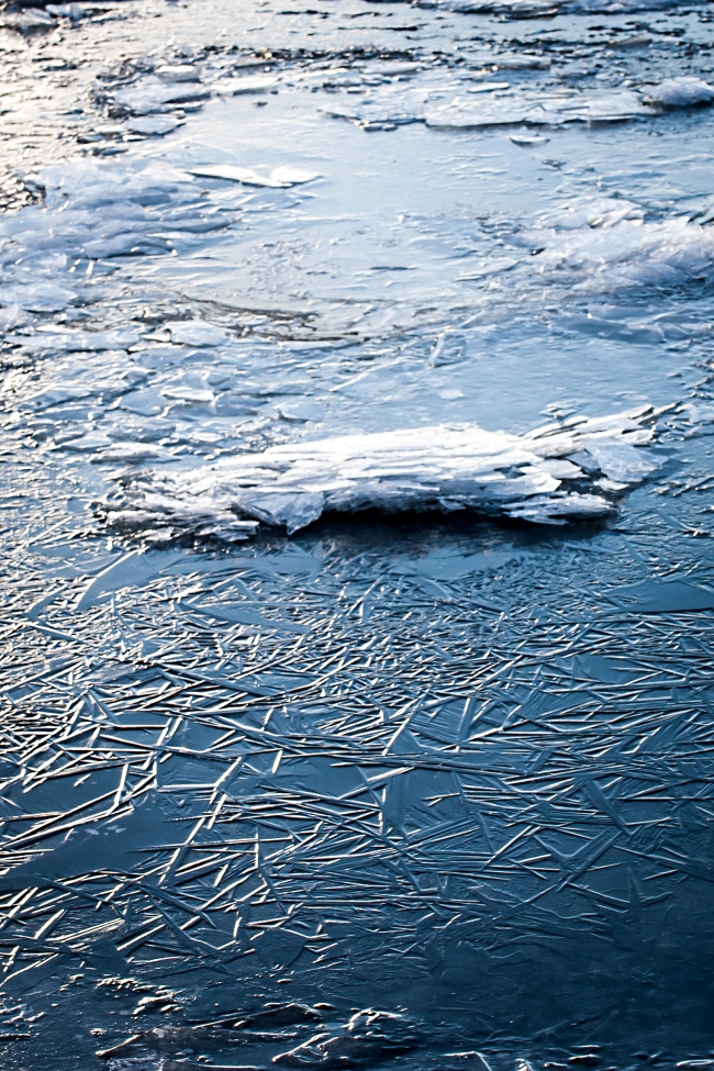 mississippi river ice freezing alton illinois-3 small